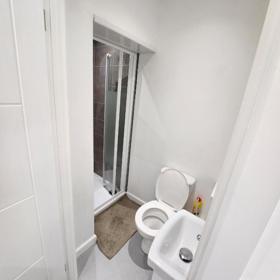 Comfy Diamond Ensuite Room Maidstone With Free Parking And Speedy Wifi Exteriör bild