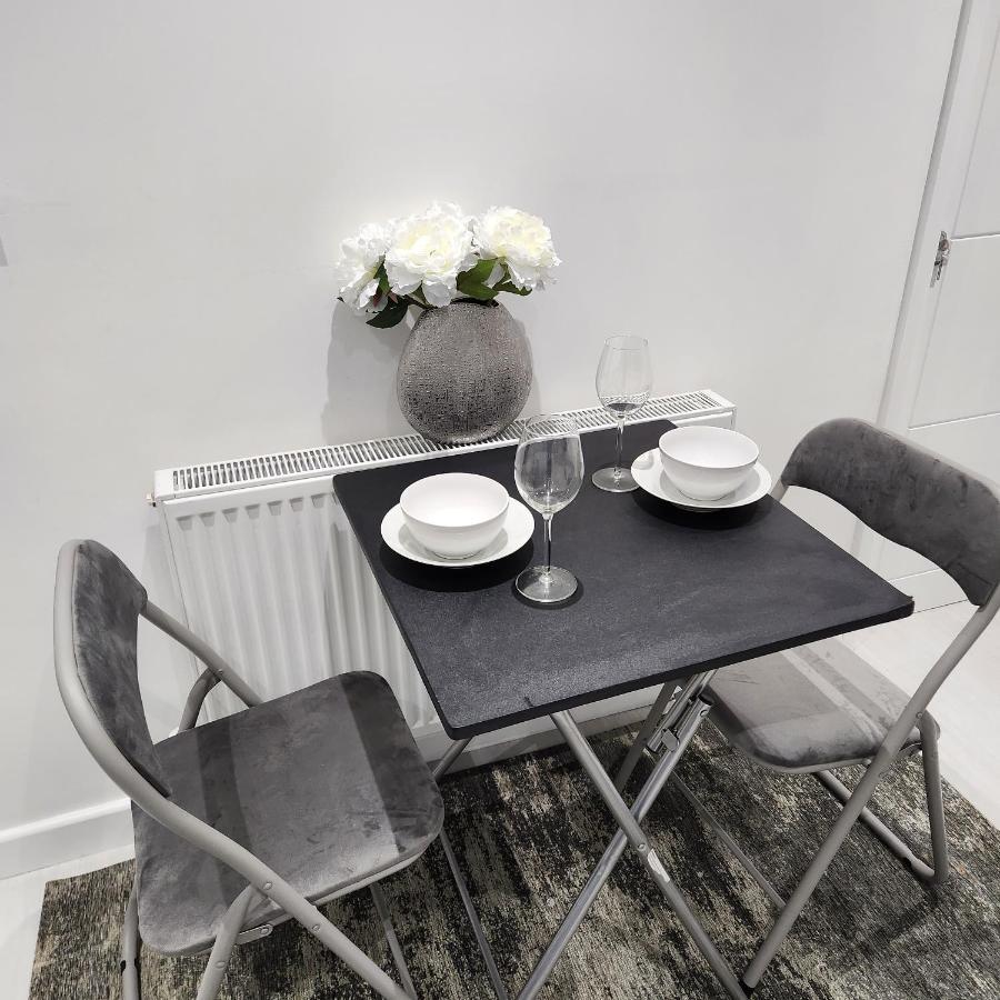 Comfy Diamond Ensuite Room Maidstone With Free Parking And Speedy Wifi Exteriör bild